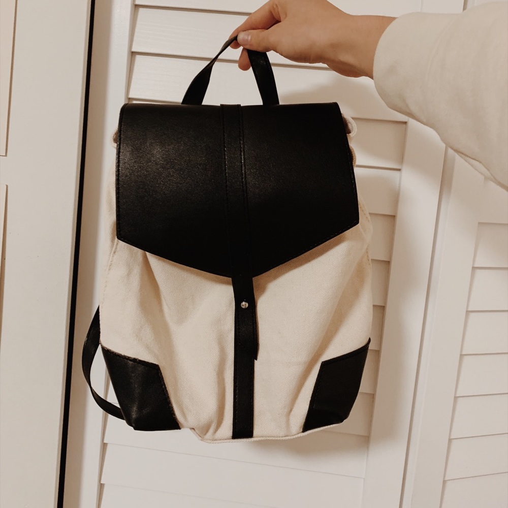 Backpack - Picture 2 of 2